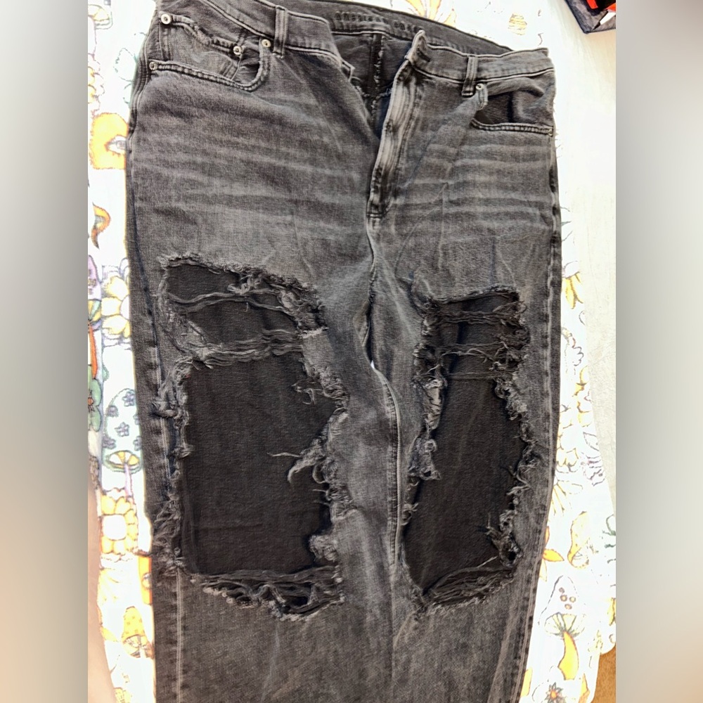 Women’s American eagle black ripped jeans